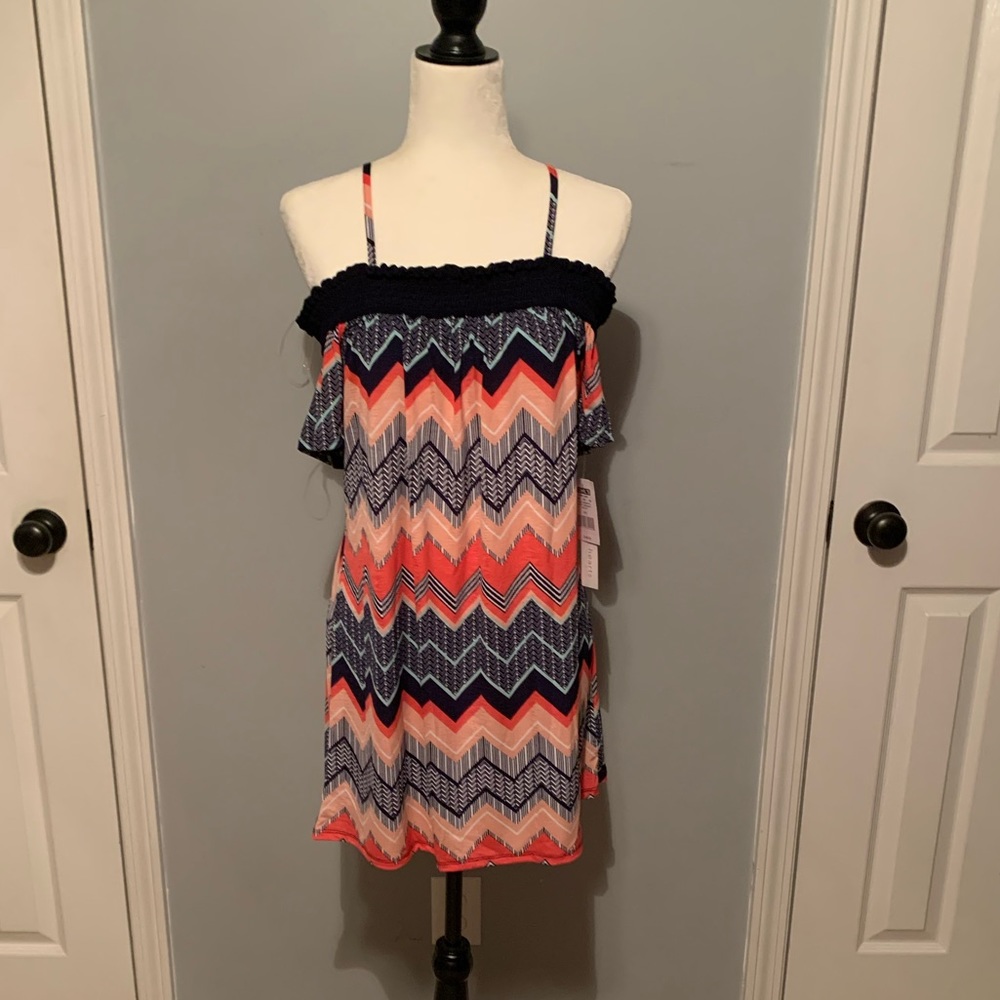 Adorable NWT soft off or on shoulder dress